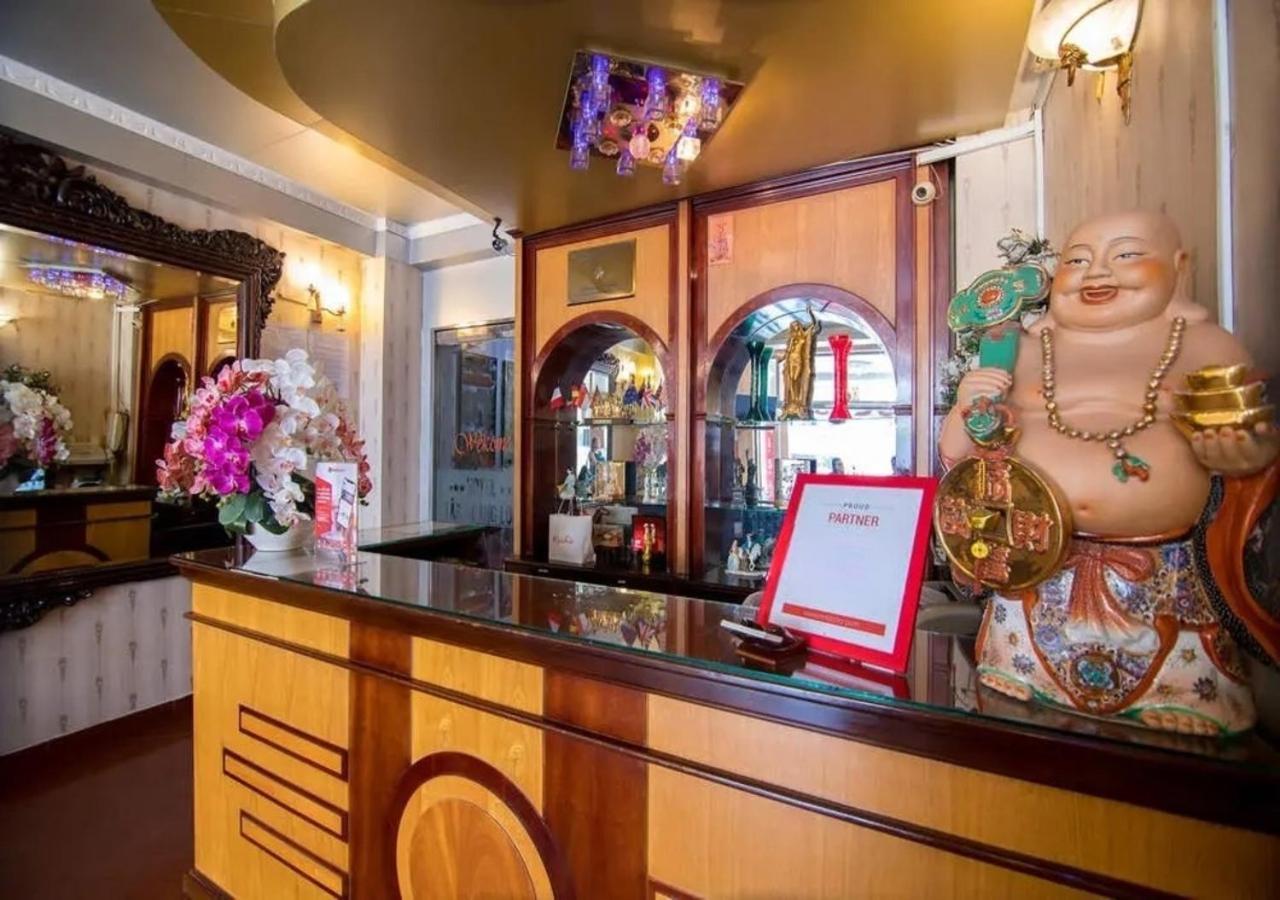 Tan Hoang Long Hotel Хошимин Экстерьер фото